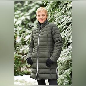 NWOT NUAGE GREEN STRETCH PUFFER COAT WITH REMOVABLE HOOD MEDIUM SIZE